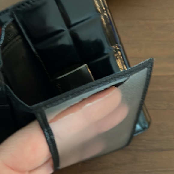 Authentic Chanel patten leather wallet - Picture 5 of 16